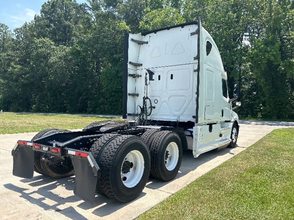 Sleeper Tractor-Heavy Duty Tractors-Freightliner-2020-T12664ST-Florence-SC-575,764\n\t\tmiles-$ 61,250 - Image 5