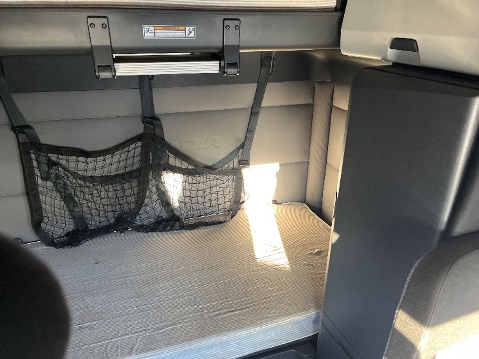 Sleeper Tractor-Heavy Duty Tractors-Freightliner-2020-T12664ST-Florence-SC-745,743\n\t\tmiles-$ 44,500 - Image 16