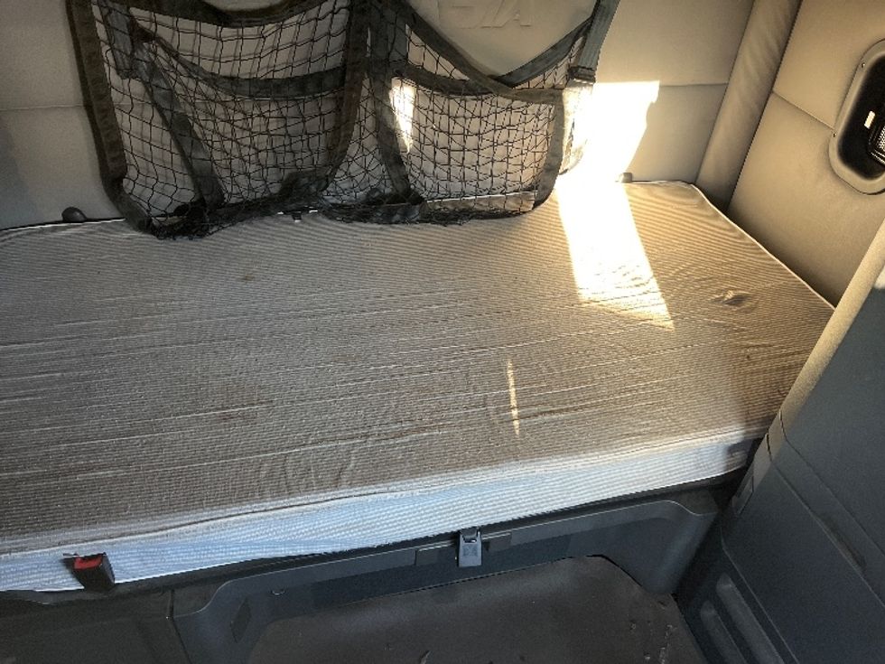 Sleeper Tractor-Heavy Duty Tractors-Freightliner-2020-T12664ST-Florence-SC-745,743\n\t\tmiles-$ 44,500 - Image 17