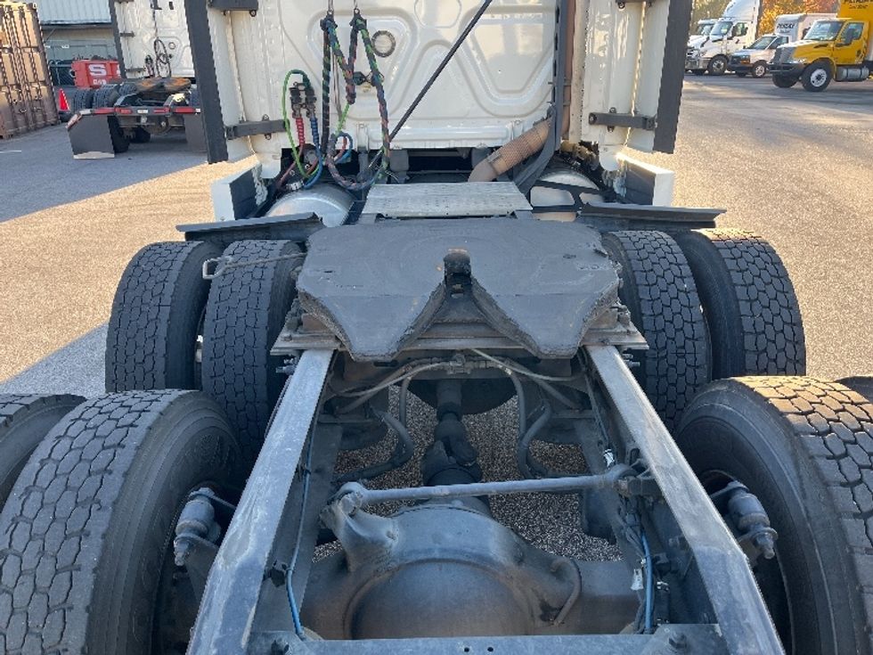 Sleeper Tractor-Heavy Duty Tractors-Freightliner-2020-T12664ST-Florence-SC-745,743\n\t\tmiles-$ 44,500 - Image 6