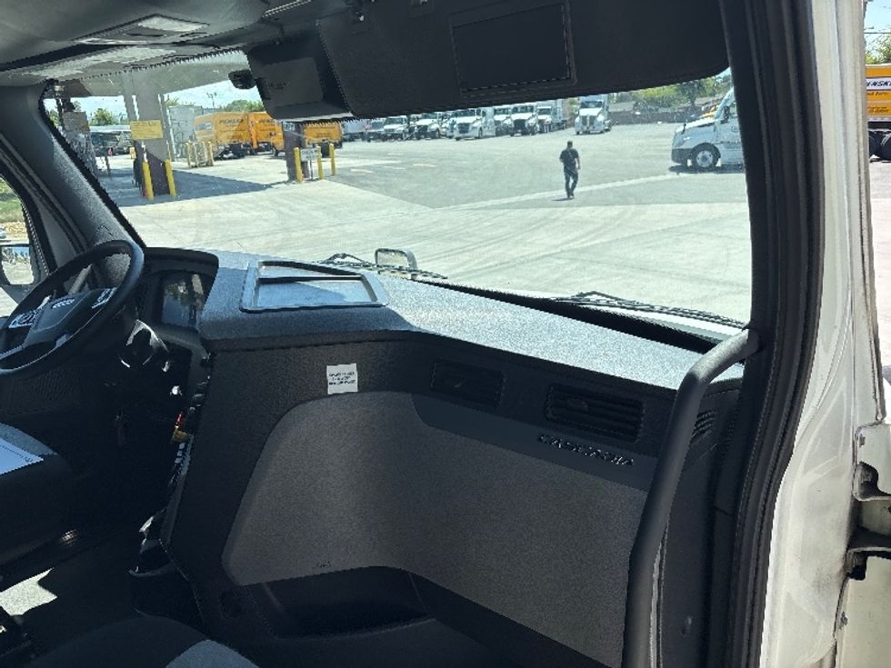 Sleeper Tractor-Heavy Duty Tractors-Freightliner-2020-T12664ST-Fontana-CA-416,380\n\t\tmiles-$ 68,000 - Image 14