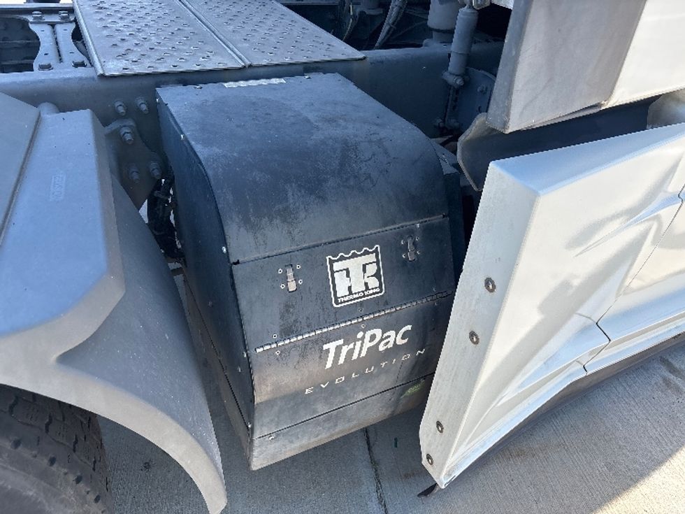 Sleeper Tractor-Heavy Duty Tractors-Freightliner-2020-T12664ST-Fontana-CA-416,380\n\t\tmiles-$ 68,000 - Image 22