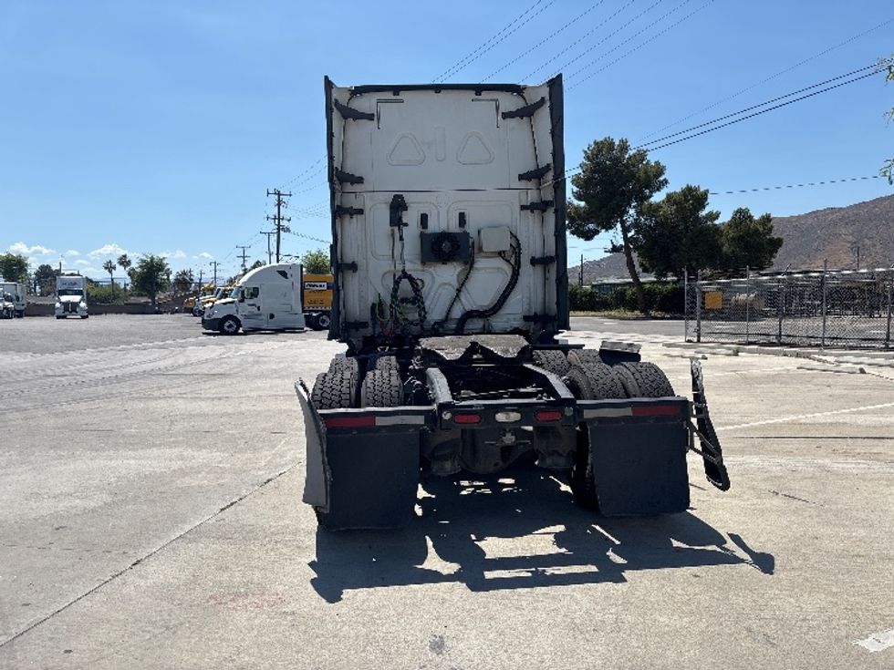 Sleeper Tractor-Heavy Duty Tractors-Freightliner-2020-T12664ST-Fontana-CA-416,380\n\t\tmiles-$ 68,000 - Image 6