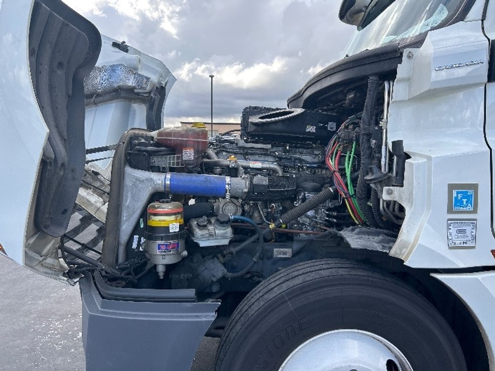 Sleeper Tractor-Heavy Duty Tractors-Freightliner-2020-T12664ST-Fontana-CA-421,165\n\t\tmiles-$ 69,500 - Image 21