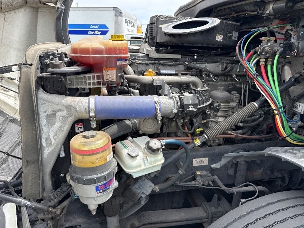 Sleeper Tractor-Heavy Duty Tractors-Freightliner-2020-T12664ST-Fontana-CA-453,963\n\t\tmiles-$ 68,500 - Image 21