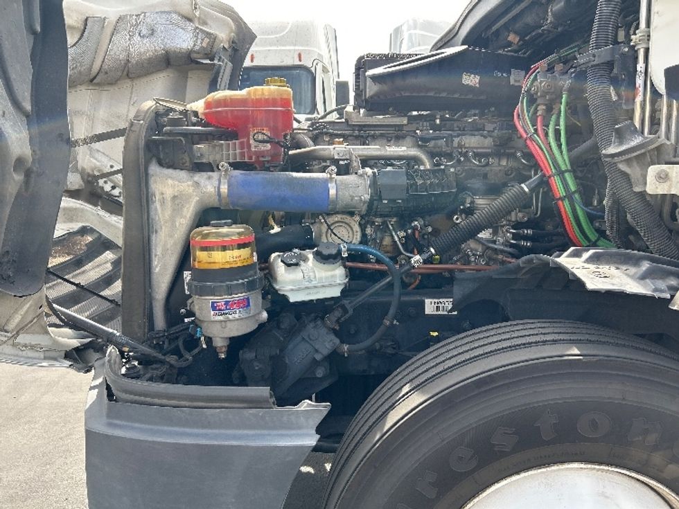 Sleeper Tractor-Heavy Duty Tractors-Freightliner-2020-T12664ST-Fontana-CA-454,189\n\t\tmiles-$ 67,500 - Image 21