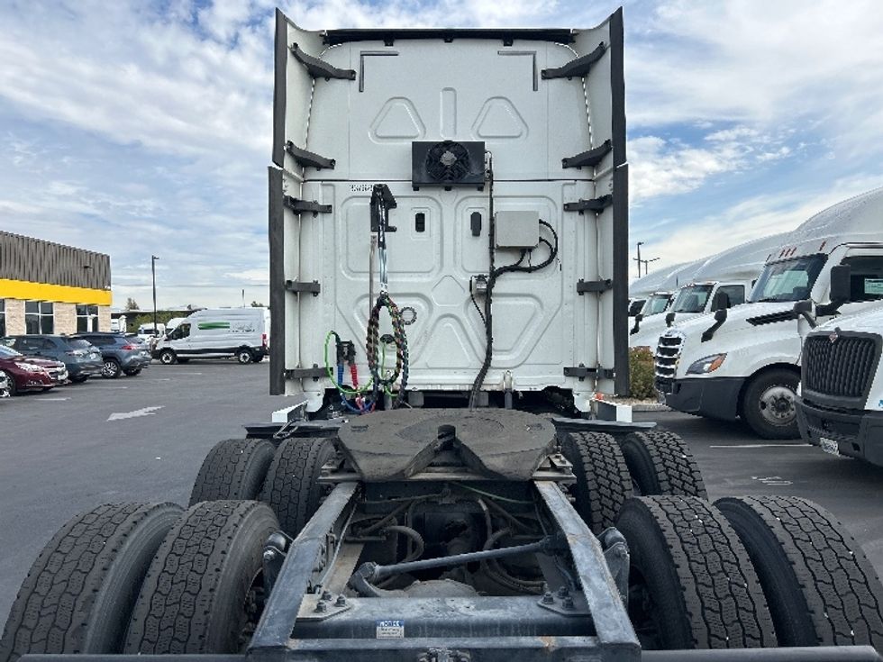 Sleeper Tractor-Heavy Duty Tractors-Freightliner-2020-T12664ST-Fontana-CA-454,189\n\t\tmiles-$ 67,500 - Image 6
