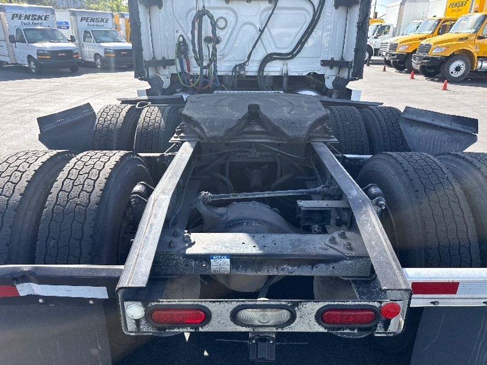 Sleeper Tractor-Heavy Duty Tractors-Freightliner-2020-T12664ST-Fontana-CA-460,211\n\t\tmiles-$ 65,000 - Image 6