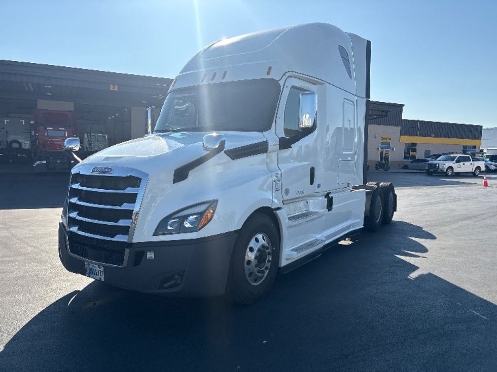 Sleeper Tractor-Heavy Duty Tractors-Freightliner-2020-T12664ST-Fontana-CA-461,047\n\t\tmiles-$ 74,750 - Image 3