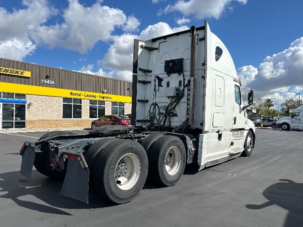 Sleeper Tractor-Heavy Duty Tractors-Freightliner-2020-T12664ST-Fontana-CA-498,852\n\t\tmiles-$ 66,750 - Image 7