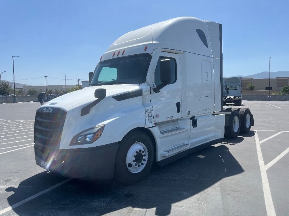 Sleeper Tractor-Heavy Duty Tractors-Freightliner-2020-T12664ST-Fontana-CA-548,116\n\t\tmiles-$ 65,250 - Image 3