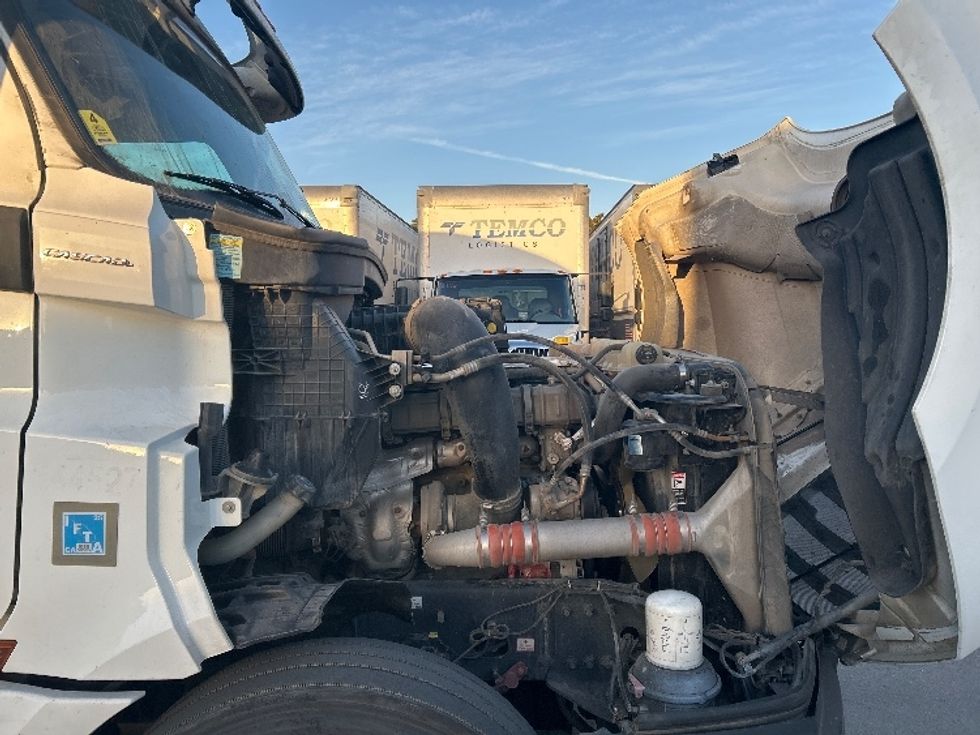 Sleeper Tractor-Heavy Duty Tractors-Freightliner-2020-T12664ST-Fontana-CA-564,394\n\t\tmiles-$ 63,500 - Image 20