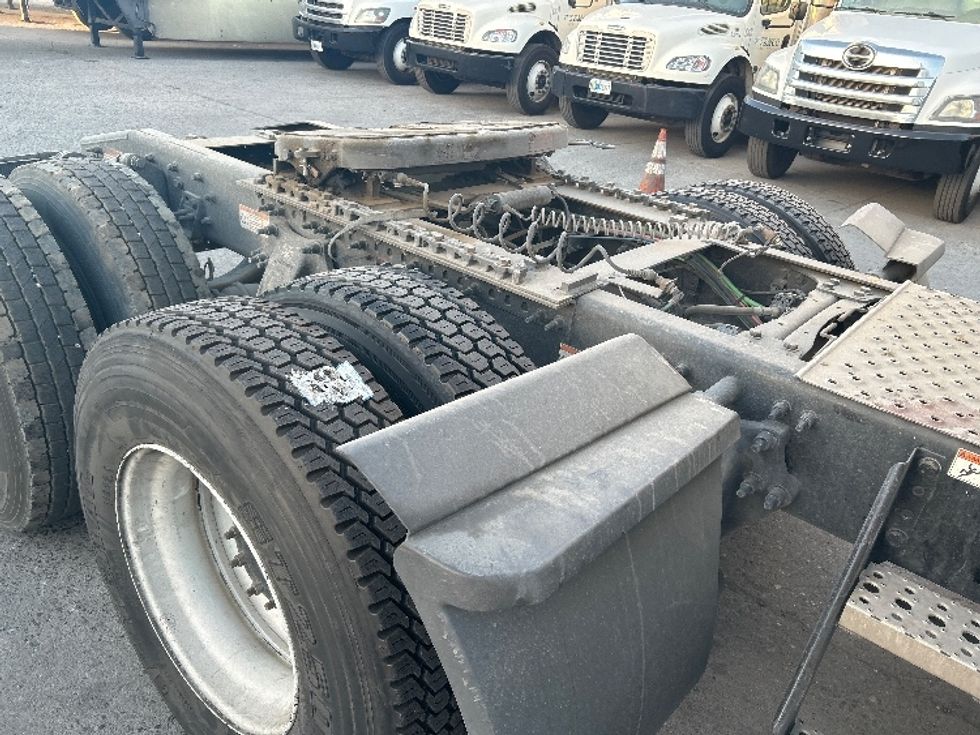 Sleeper Tractor-Heavy Duty Tractors-Freightliner-2020-T12664ST-Fontana-CA-564,394\n\t\tmiles-$ 63,500 - Image 26