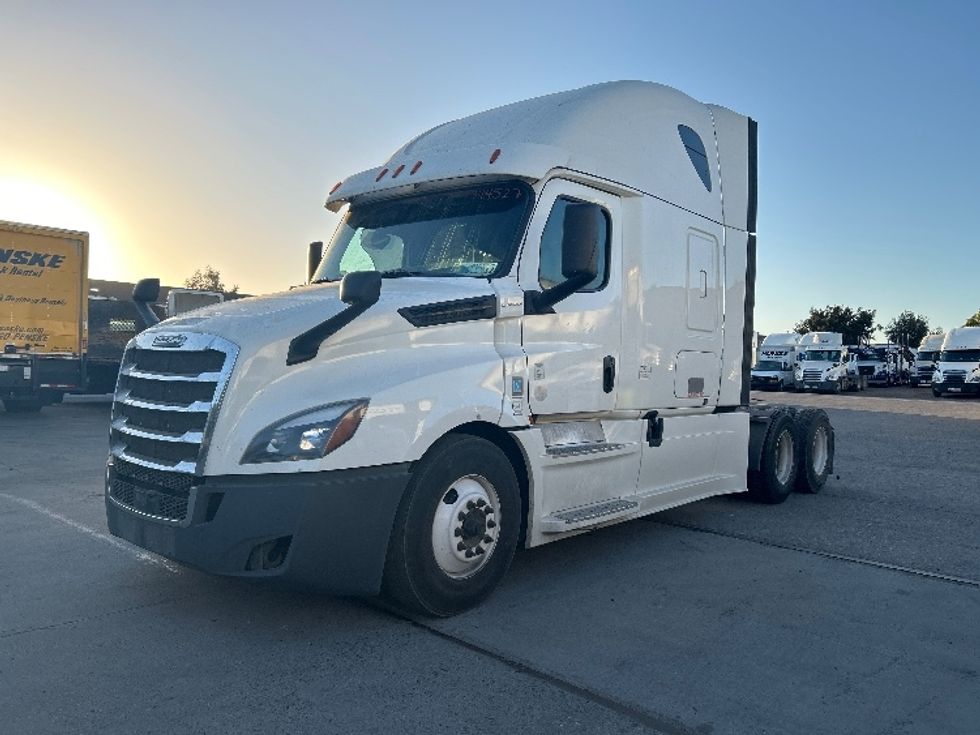 Sleeper Tractor-Heavy Duty Tractors-Freightliner-2020-T12664ST-Fontana-CA-564,394\n\t\tmiles-$ 63,500 - Image 3