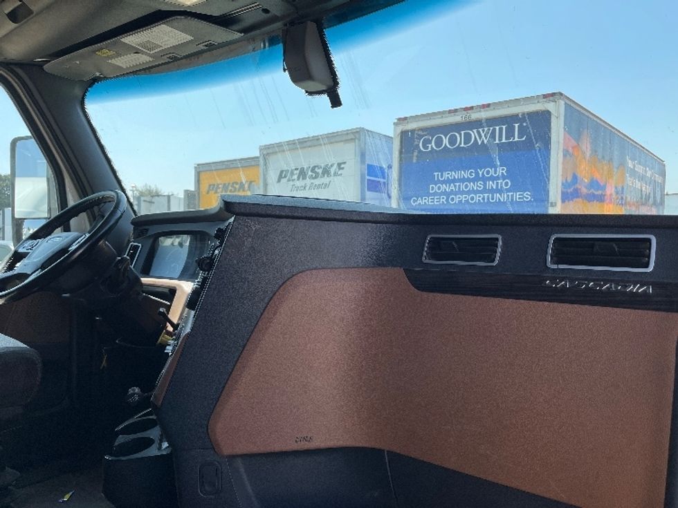 Sleeper Tractor-Heavy Duty Tractors-Freightliner-2020-T12664ST-Fontana-CA-652,640\n\t\tmiles-$ 56,250 - Image 15