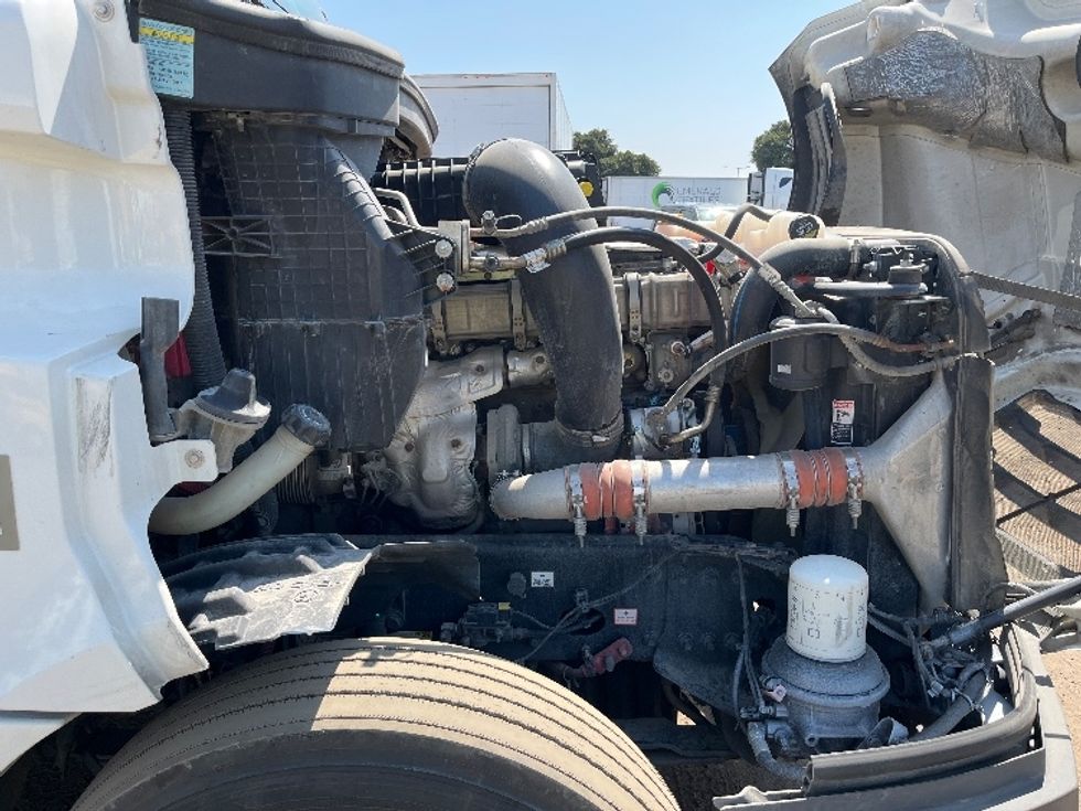 Sleeper Tractor-Heavy Duty Tractors-Freightliner-2020-T12664ST-Fontana-CA-652,640\n\t\tmiles-$ 56,250 - Image 20