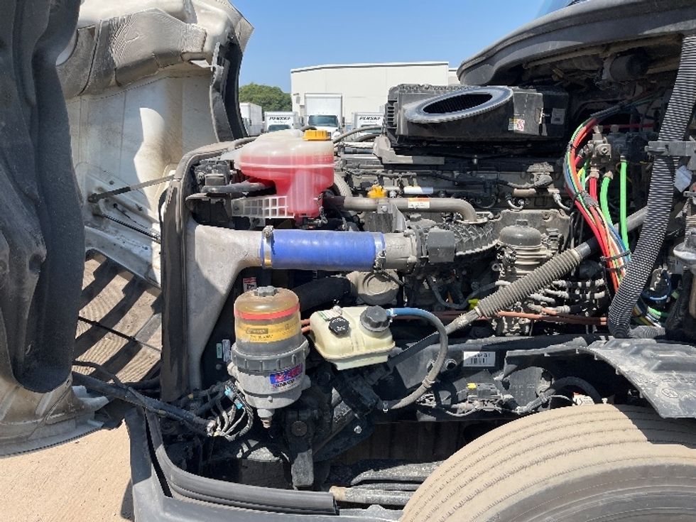 Sleeper Tractor-Heavy Duty Tractors-Freightliner-2020-T12664ST-Fontana-CA-652,640\n\t\tmiles-$ 56,250 - Image 21