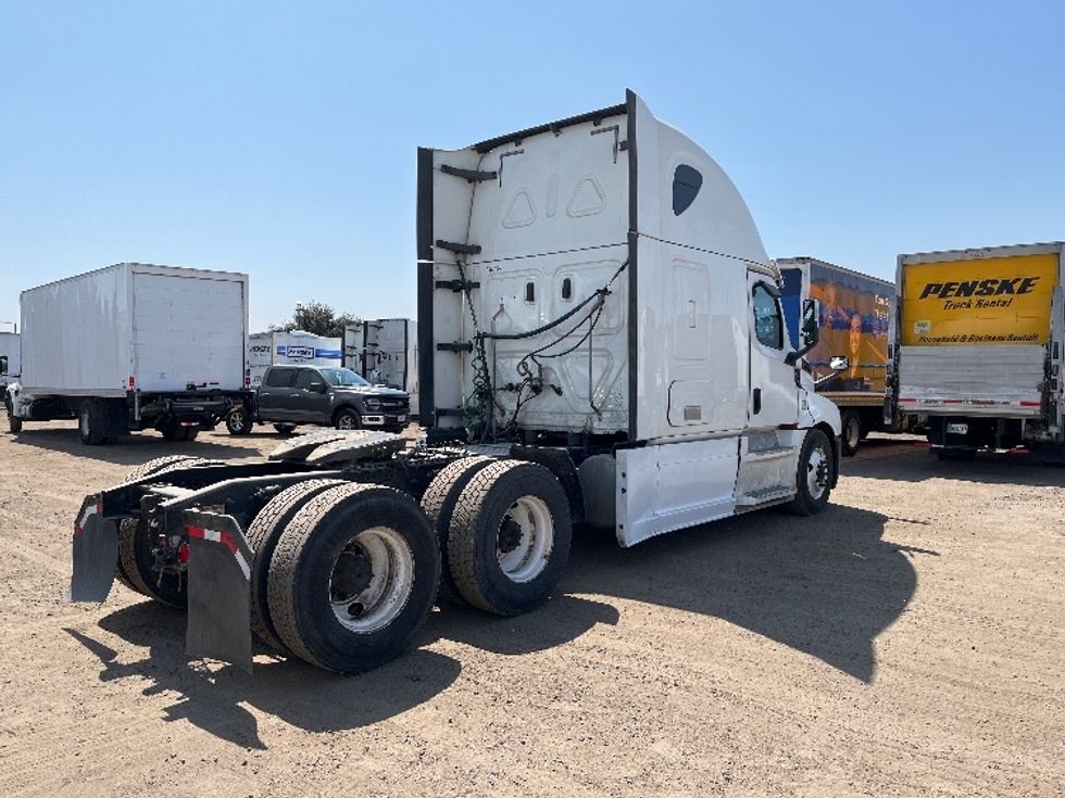 Sleeper Tractor-Heavy Duty Tractors-Freightliner-2020-T12664ST-Fontana-CA-652,640\n\t\tmiles-$ 56,250 - Image 7