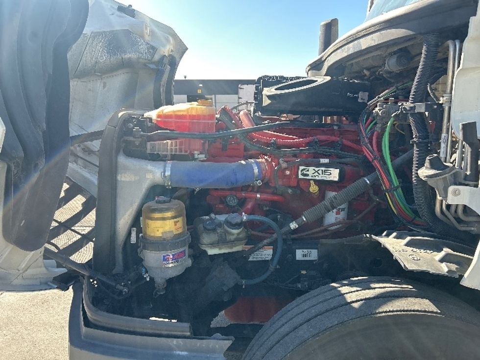 Sleeper Tractor-Heavy Duty Tractors-Freightliner-2020-T12664ST-Fontana-CA-694,708\n\t\tmiles-$ 56,500 - Image 21