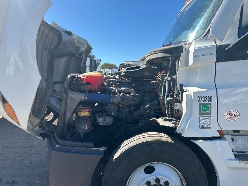 Sleeper Tractor-Heavy Duty Tractors-Freightliner-2020-T12664ST-Fontana-CA-706,566\n\t\tmiles-$ 46,250 - Image 21