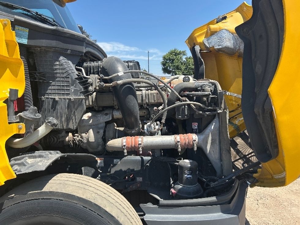 Sleeper Tractor-Heavy Duty Tractors-Freightliner-2020-T12664ST-Fontana-CA-724,878\n\t\tmiles-$ 44,250 - Image 20