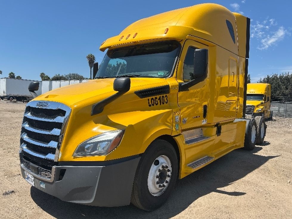 Sleeper Tractor-Heavy Duty Tractors-Freightliner-2020-T12664ST-Fontana-CA-724,878\n\t\tmiles-$ 44,250 - Image 3
