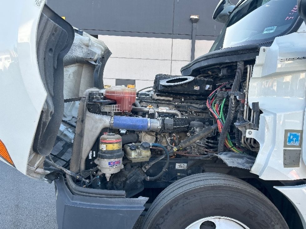 Sleeper Tractor-Heavy Duty Tractors-Freightliner-2020-T12664ST-Fontana-CA-728,161\n\t\tmiles-$ 49,750 - Image 21