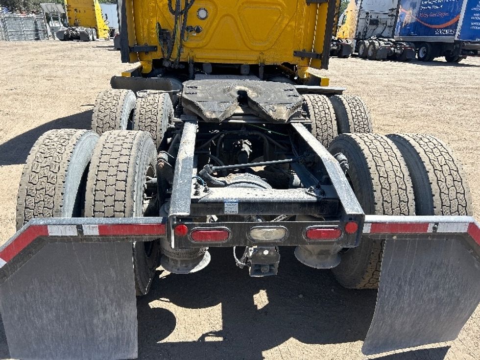 Sleeper Tractor-Heavy Duty Tractors-Freightliner-2020-T12664ST-Fontana-CA-741,396\n\t\tmiles-$ 42,500 - Image 6
