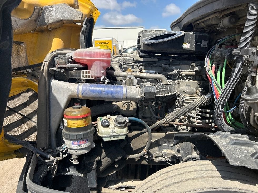 Sleeper Tractor-Heavy Duty Tractors-Freightliner-2020-T12664ST-Fontana-CA-742,052\n\t\tmiles-$ 42,500 - Image 21