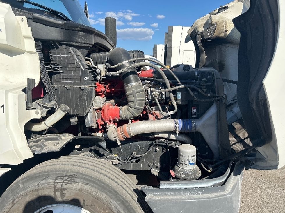 Sleeper Tractor-Heavy Duty Tractors-Freightliner-2020-T12664ST-Fontana-CA-744,687\n\t\tmiles-$ 52,500 - Image 20
