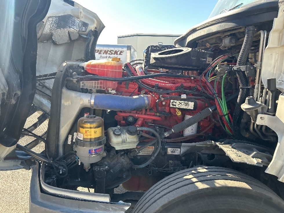 Sleeper Tractor-Heavy Duty Tractors-Freightliner-2020-T12664ST-Fontana-CA-744,687\n\t\tmiles-$ 52,500 - Image 21