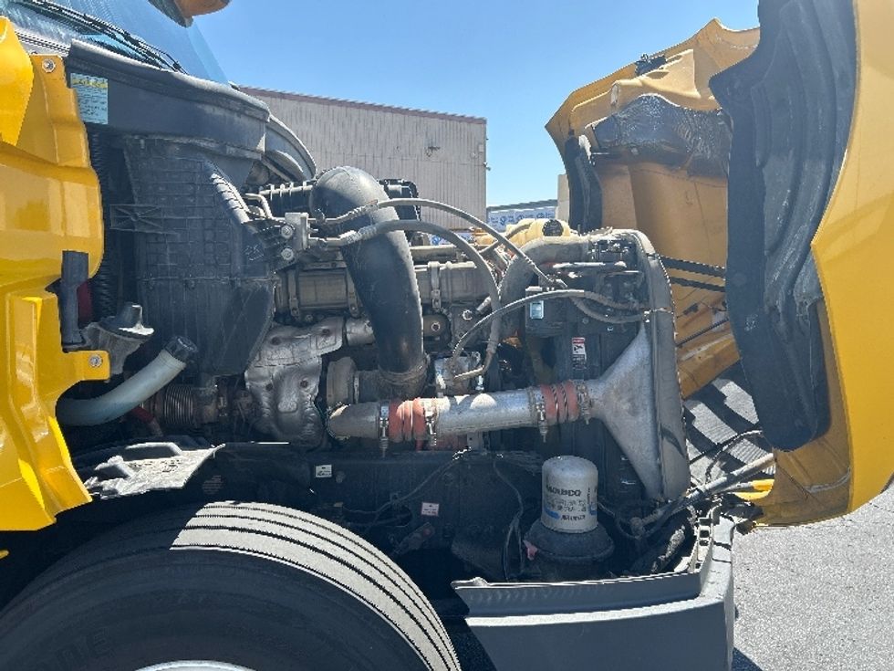 Sleeper Tractor-Heavy Duty Tractors-Freightliner-2020-T12664ST-Fontana-CA-746,131\n\t\tmiles-$ 42,500 - Image 20