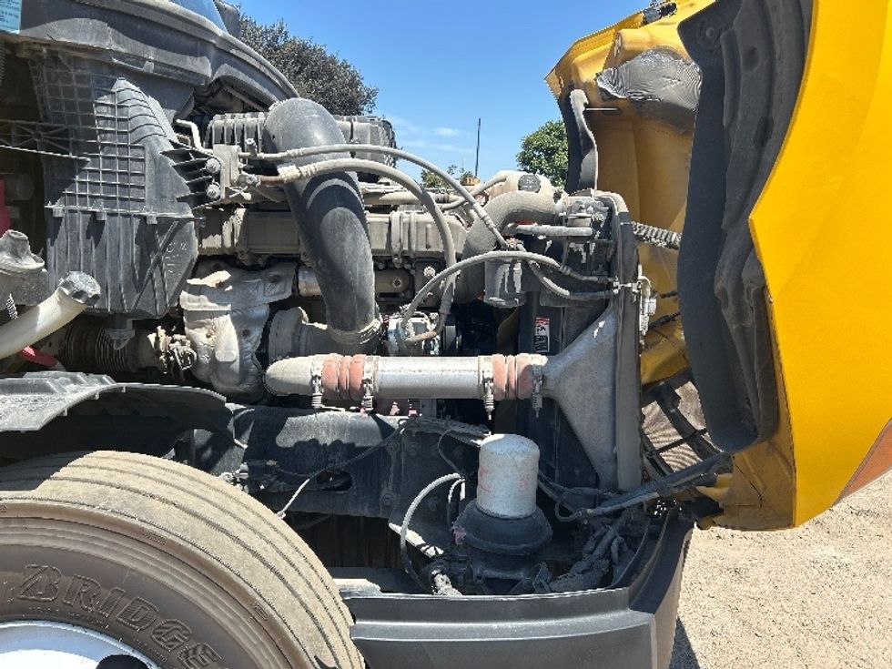 Sleeper Tractor-Heavy Duty Tractors-Freightliner-2020-T12664ST-Fontana-CA-758,704\n\t\tmiles-$ 41,500 - Image 20
