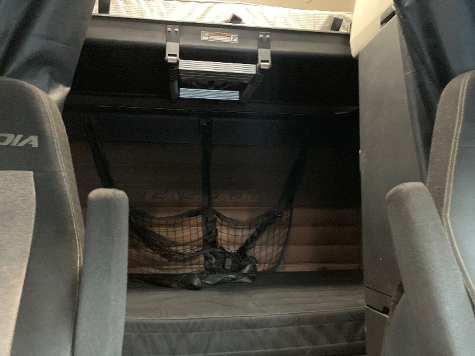 Sleeper Tractor-Heavy Duty Tractors-Freightliner-2020-T12664ST-Fontana-CA-775,560\n\t\tmiles-$ 46,000 - Image 15