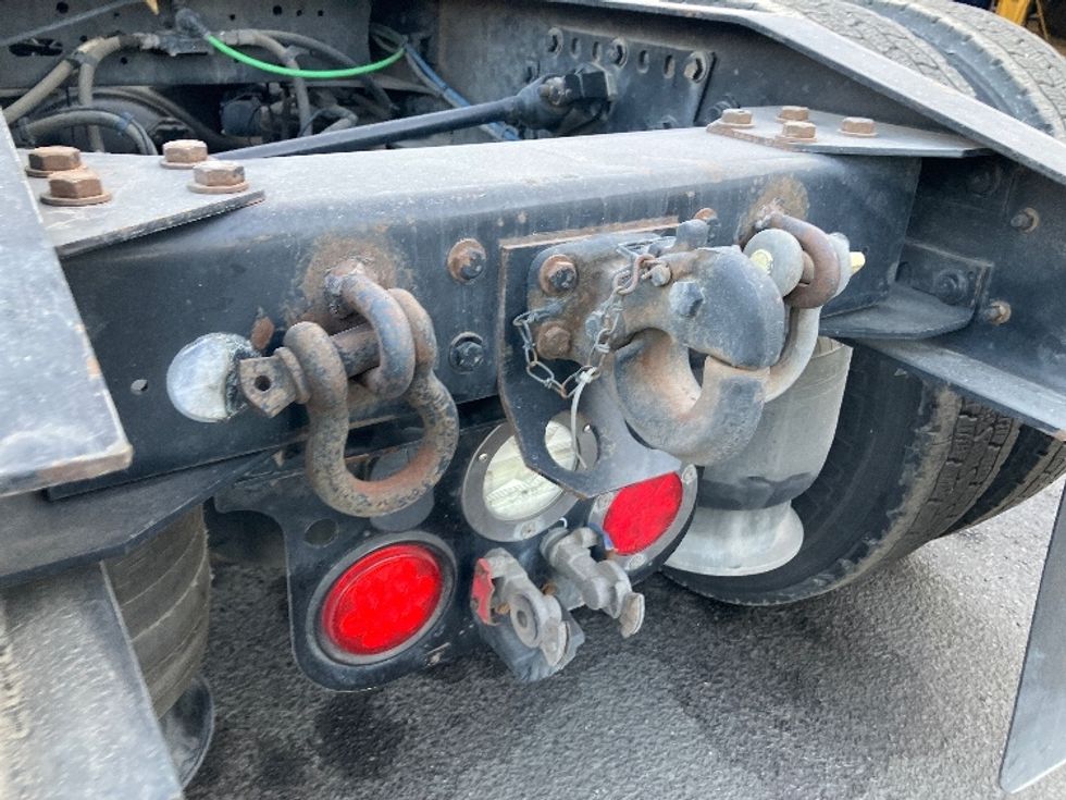 Sleeper Tractor-Heavy Duty Tractors-Freightliner-2020-T12664ST-Fontana-CA-775,560\n\t\tmiles-$ 46,000 - Image 21