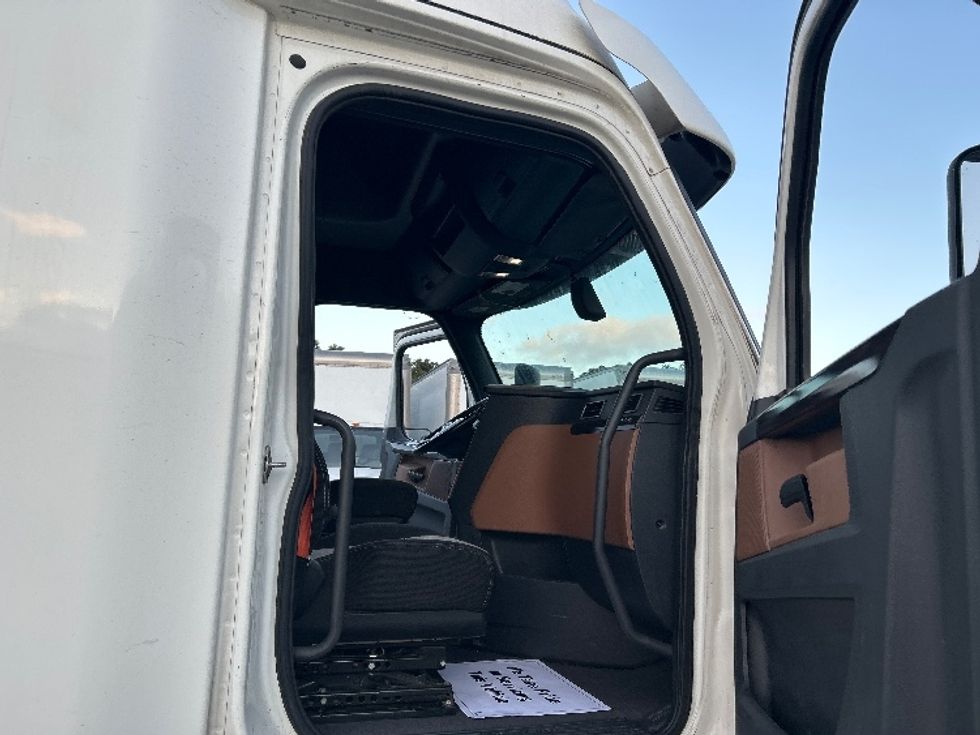 Sleeper Tractor-Heavy Duty Tractors-Freightliner-2020-T12664ST-Fontana-CA-799,375\n\t\tmiles-$ 44,000 - Image 13