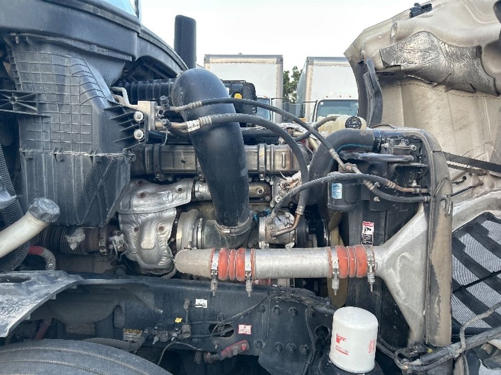 Sleeper Tractor-Heavy Duty Tractors-Freightliner-2020-T12664ST-Fontana-CA-799,375\n\t\tmiles-$ 44,000 - Image 20