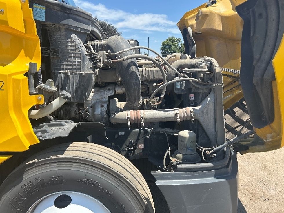 Sleeper Tractor-Heavy Duty Tractors-Freightliner-2020-T12664ST-Fontana-CA-812,087\n\t\tmiles-$ 37,250 - Image 20