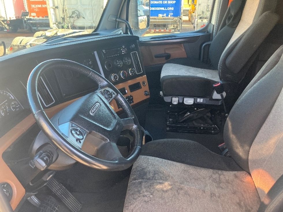 Sleeper Tractor-Heavy Duty Tractors-Freightliner-2020-T12664ST-Fontana-CA-847,300\n\t\tmiles-$ 40,000 - Image 10