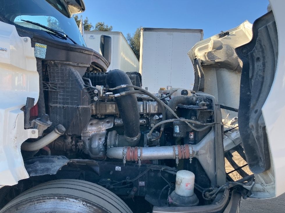 Sleeper Tractor-Heavy Duty Tractors-Freightliner-2020-T12664ST-Fontana-CA-847,300\n\t\tmiles-$ 40,000 - Image 20