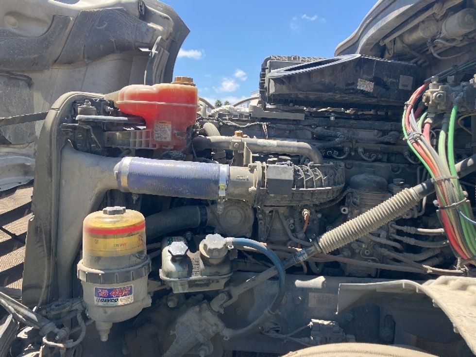 Sleeper Tractor-Heavy Duty Tractors-Freightliner-2020-T12664ST-Fontana-CA-857,627\n\t\tmiles-$ 40,500 - Image 20