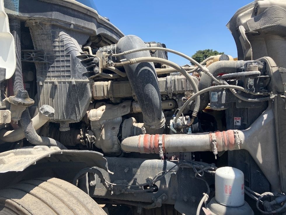 Sleeper Tractor-Heavy Duty Tractors-Freightliner-2020-T12664ST-Fontana-CA-857,627\n\t\tmiles-$ 40,500 - Image 21
