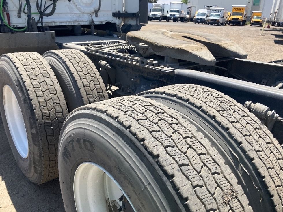 Sleeper Tractor-Heavy Duty Tractors-Freightliner-2020-T12664ST-Fontana-CA-857,627\n\t\tmiles-$ 40,500 - Image 24