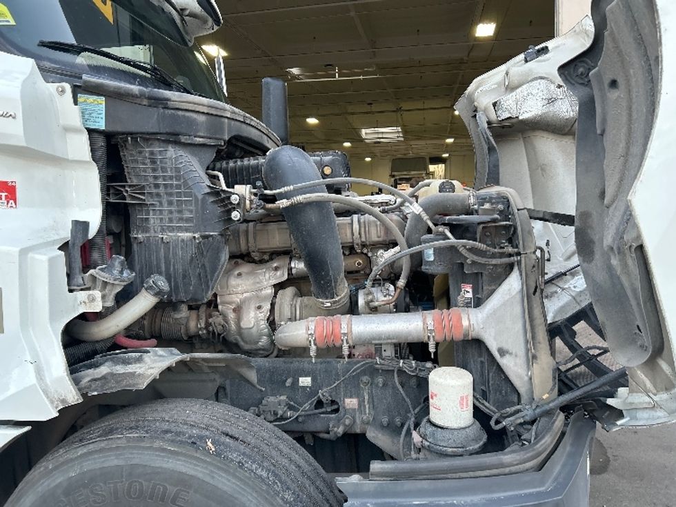 Sleeper Tractor-Heavy Duty Tractors-Freightliner-2020-T12664ST-Fontana-CA-860,328\n\t\tmiles-$ 38,750 - Image 19