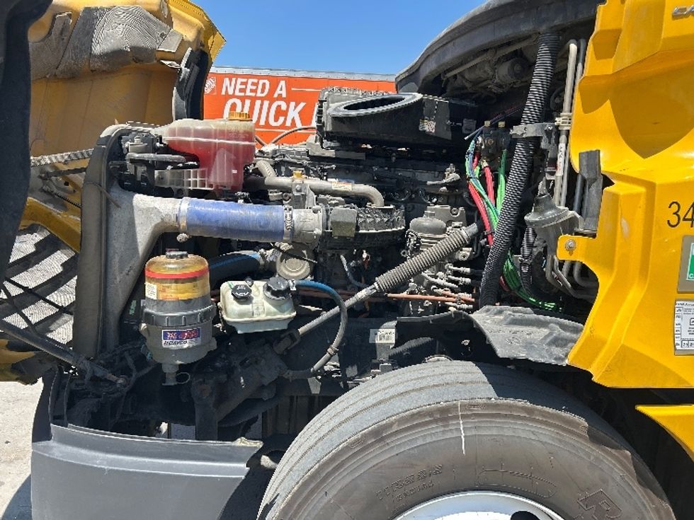 Sleeper Tractor-Heavy Duty Tractors-Freightliner-2020-T12664ST-Fontana-CA-866,072\n\t\tmiles-$ 33,000 - Image 21