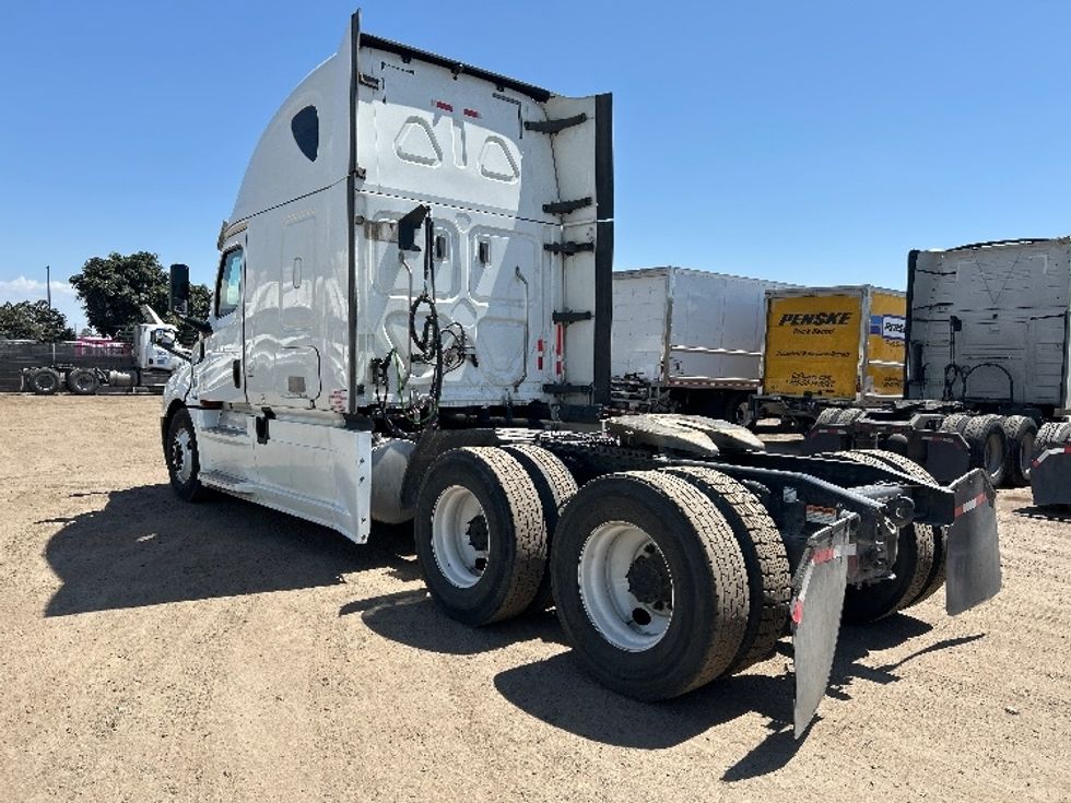 Sleeper Tractor-Heavy Duty Tractors-Freightliner-2020-T12664ST-Fontana-CA-874,305\n\t\tmiles-$ 37,750 - Image 5