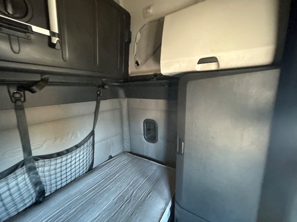 Sleeper Tractor-Heavy Duty Tractors-Freightliner-2020-T12664ST-Fontana-CA-879,962\n\t\tmiles-$ 31,750 - Image 18