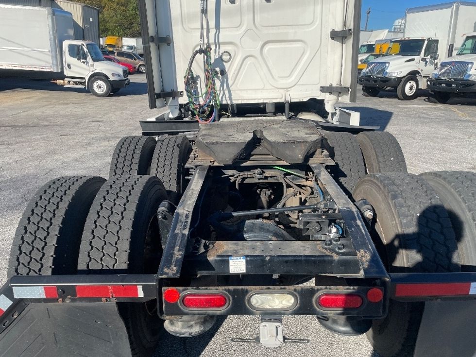 Sleeper Tractor-Heavy Duty Tractors-Freightliner-2020-T12664ST-Forest Park-GA-474,614\n\t\tmiles-$ 64,500 - Image 6