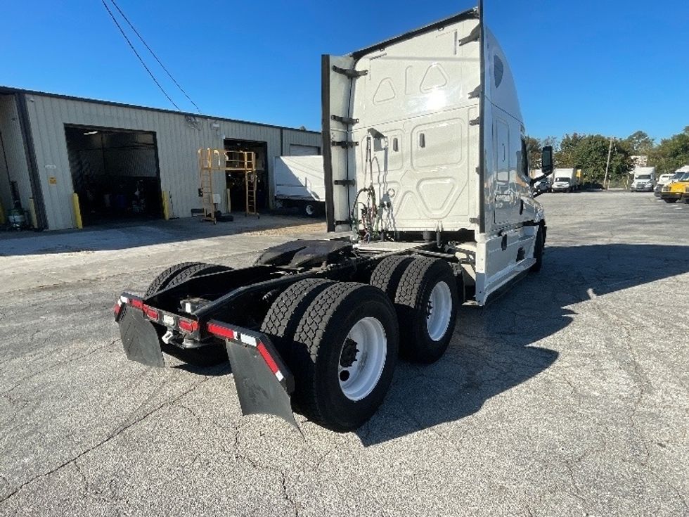 Sleeper Tractor-Heavy Duty Tractors-Freightliner-2020-T12664ST-Forest Park-GA-474,614\n\t\tmiles-$ 64,500 - Image 7