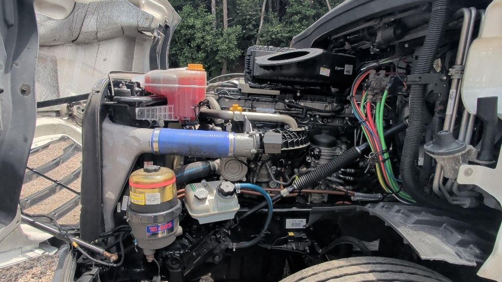 Sleeper Tractor-Heavy Duty Tractors-Freightliner-2020-T12664ST-Forest Park-GA-525,888\n\t\tmiles-$ 67,250 - Image 21